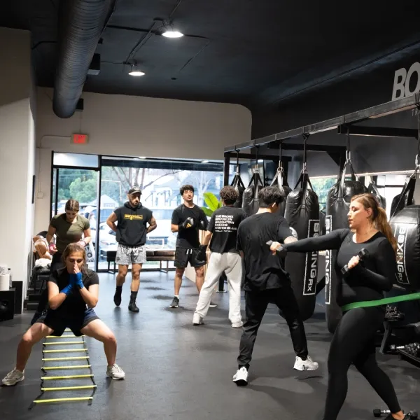 GROUP BOXING FITNESS CLASSES